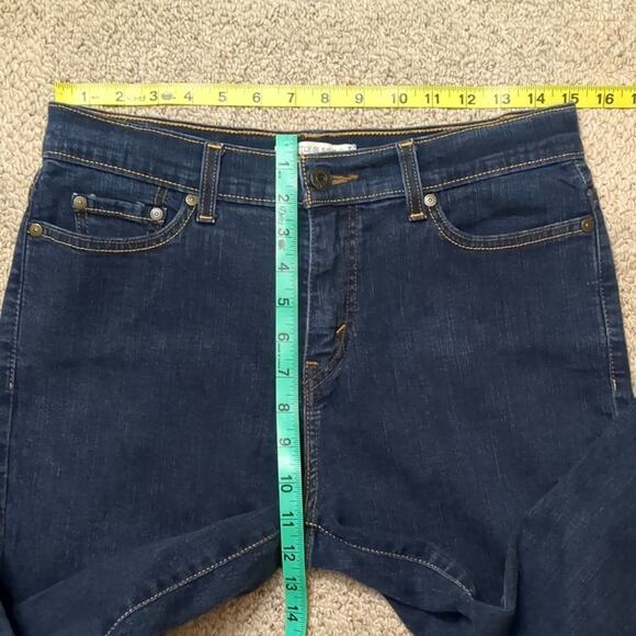 Levi's Women's Perfectly Slimming 512 Bootcut Dark Wash Jeans Size 8 Short - Picture 2 of 6